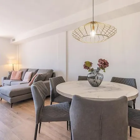 Ar22 Belgravia Club אסטפונה